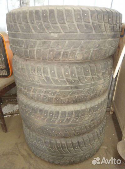 Kumho I'Zen KW22 215/55 R17