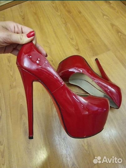 Туфли красные лаковые