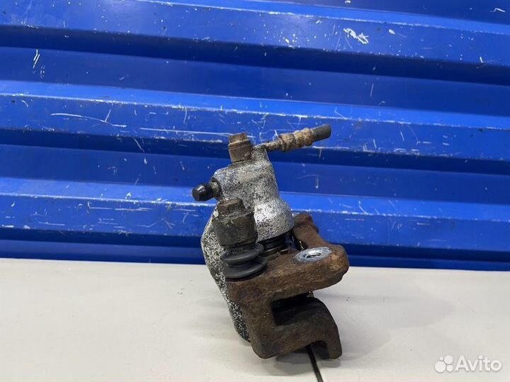 Суппорт задний правый Hyundai Verna 2 1.4 G4EE