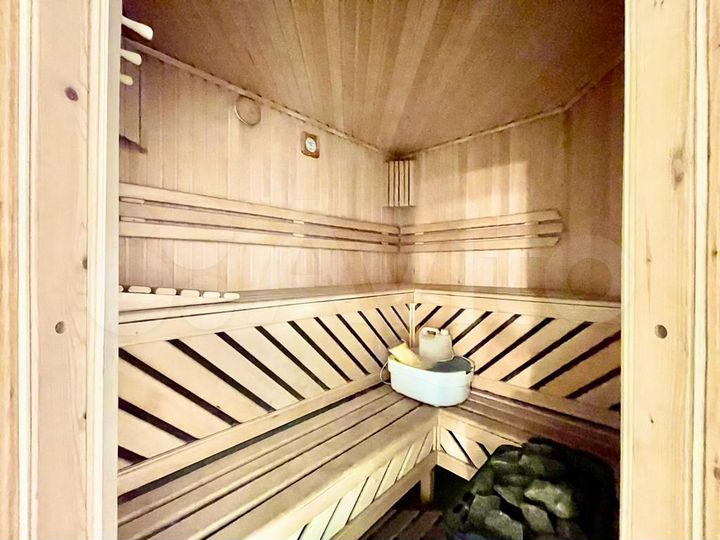 Дом 230 м² на участке 5 сот.