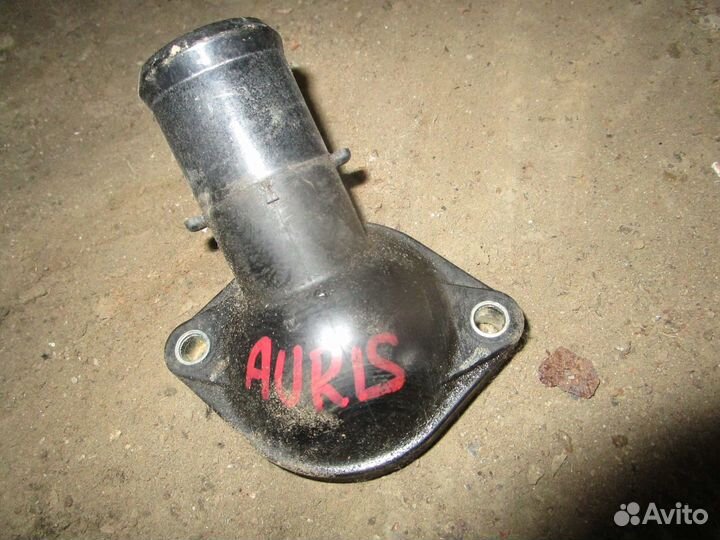 Фланец термостата Toyota Auris 150