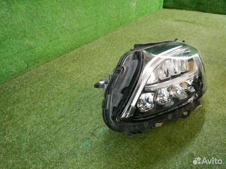 Фара левая Mercedes-Benz C-Class