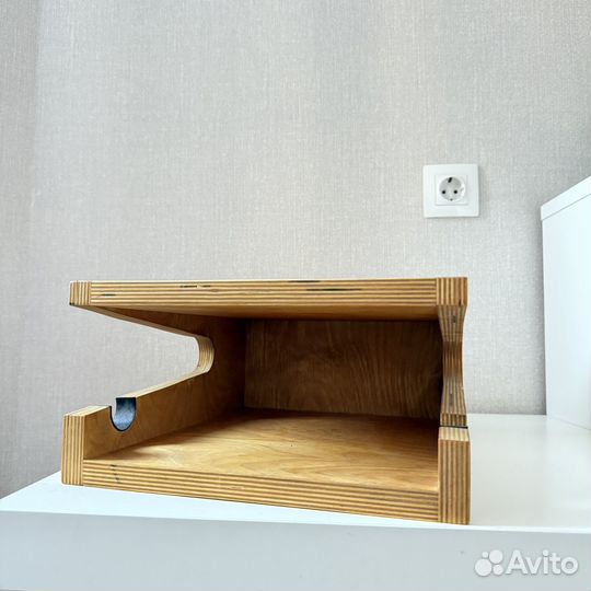 Деревянная полка для велосипеда