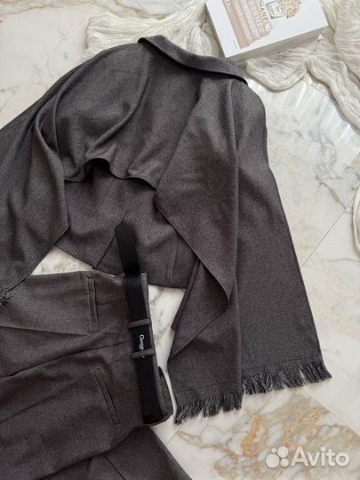 Стильный костюм CD