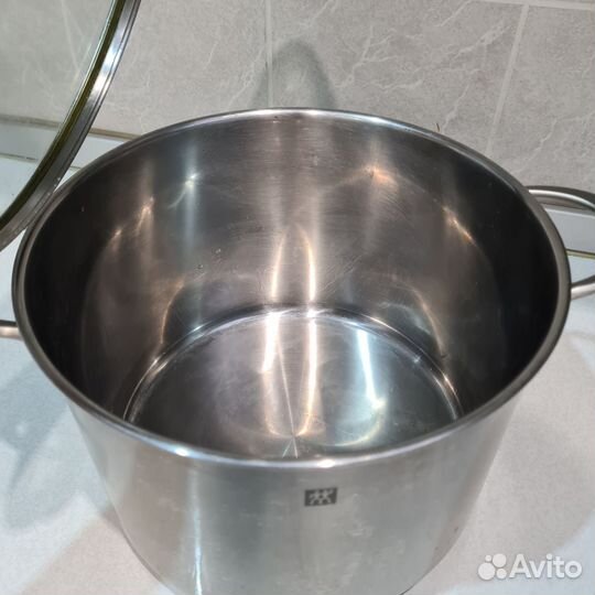 Кастрюля из нержавеющей стали