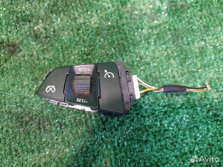 Переключатель круиз-контроля Opel Astra J 2010