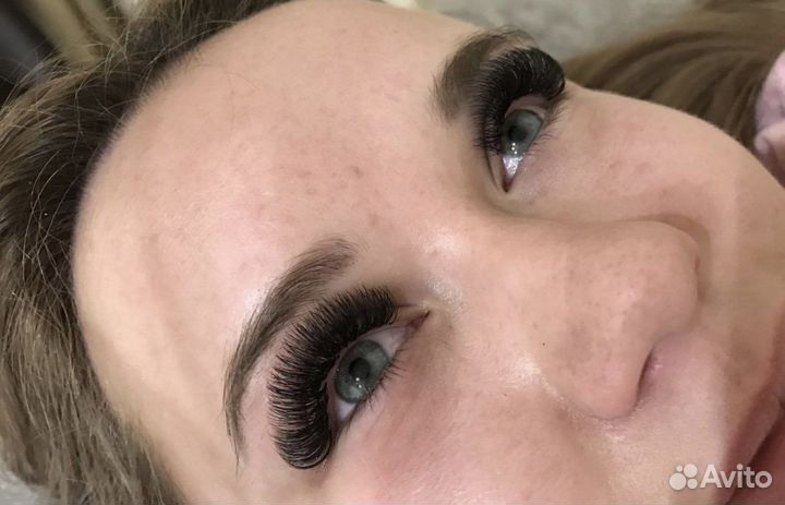 Объёмное наращивание ресниц