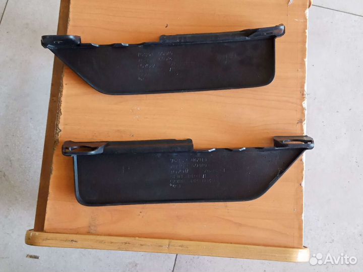 Брызговики передного бампера тойота Ленд Крузер пр