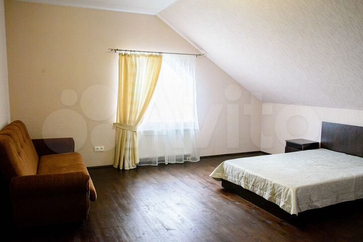 Коттедж 280 м² на участке 20 сот.