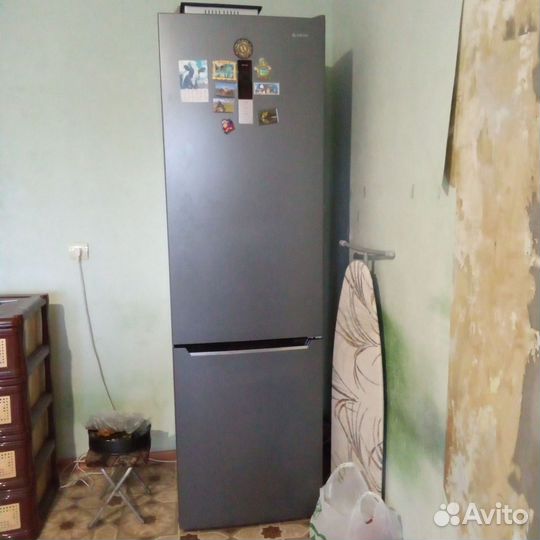 Холодильник двухкамерный новый