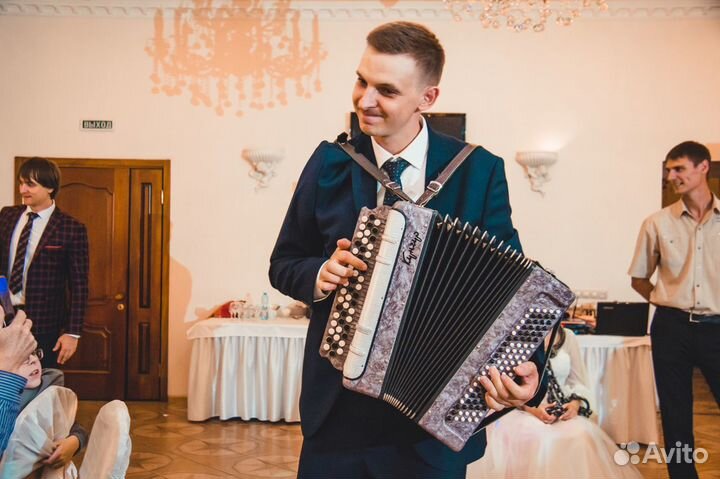 Ведущий на праздник Фёдор Седин