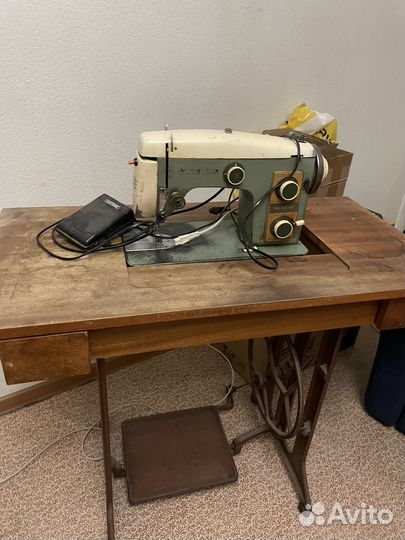 Швейная машина бу