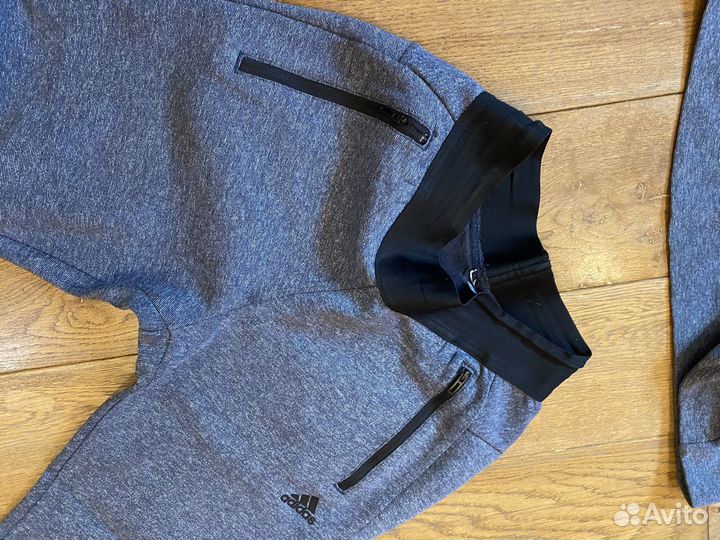 Спортивный костюм adidas