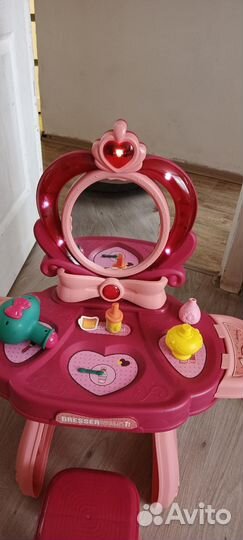 Детский косметический столик