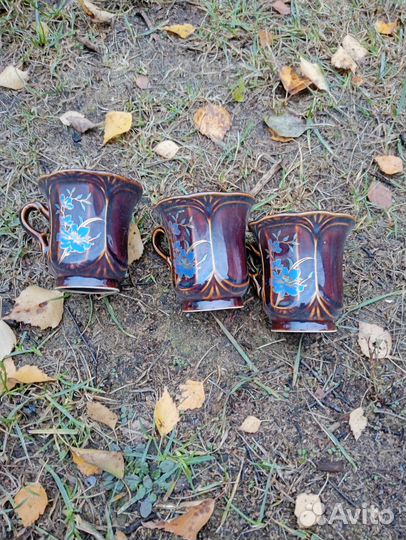 Чайные чашки и блюдца