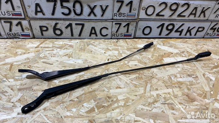 Поводок дворника Peugeot Partner 1.6 2012