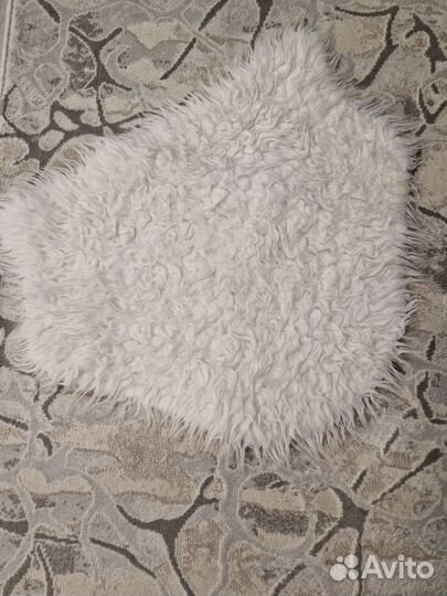 Меховой коврик
