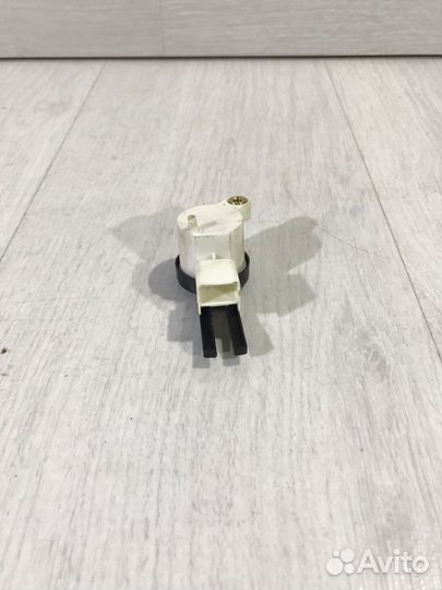 Датчик положения педали газа chevrolet aveo T300 1