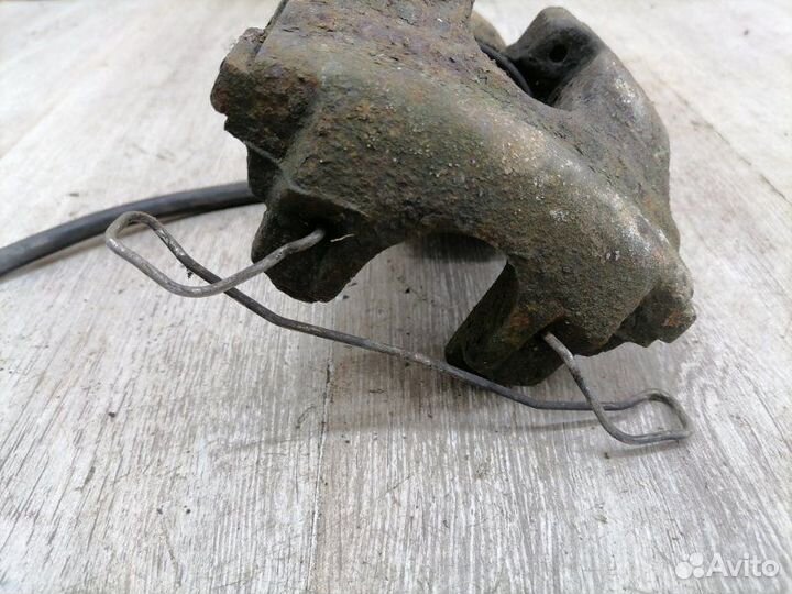 Суппорт передний правый Mercedes Benz E-Class W210