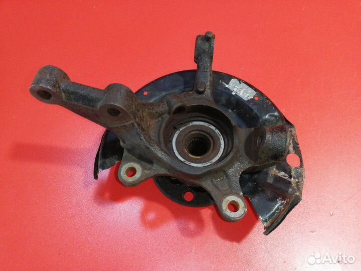 Поворотный кулак передний правый Toyota Probox