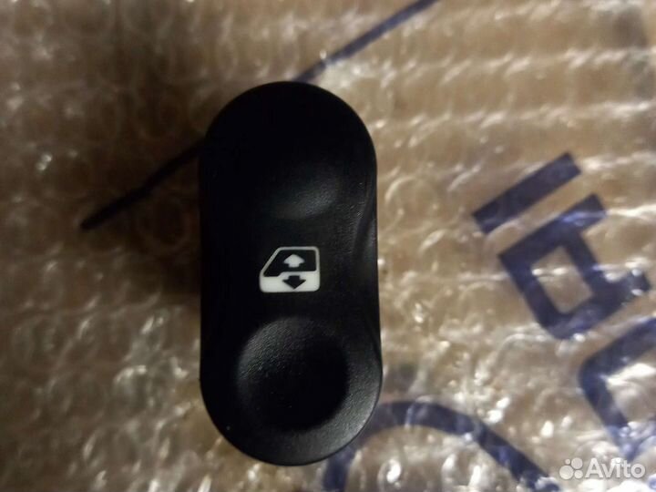 Рено логан 2010- 14 кнопки стеклоподьемников