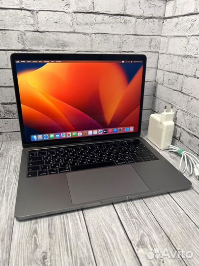 Apple MacBook Pro 13 2019 128гб touch bar