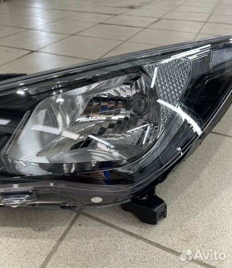 Фара левая Hyundai Solaris 2017-2020