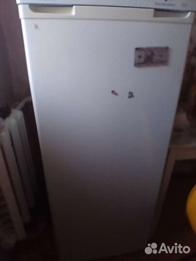 Холодильник бу пол года