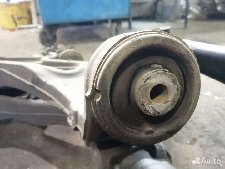 Рычаги передние и болты развальные Порше