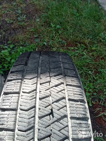 Bridgestone Blizzak VRX2 195/65 R15 90VR