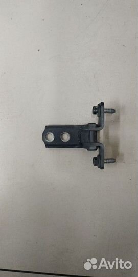 Петля двери передняя правая верхняя