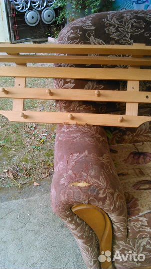 Вешалка для одежды настенная