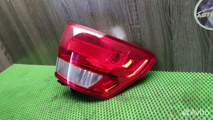 Фонарь задний правый Jeep Grand Cherokee WK2 10-23