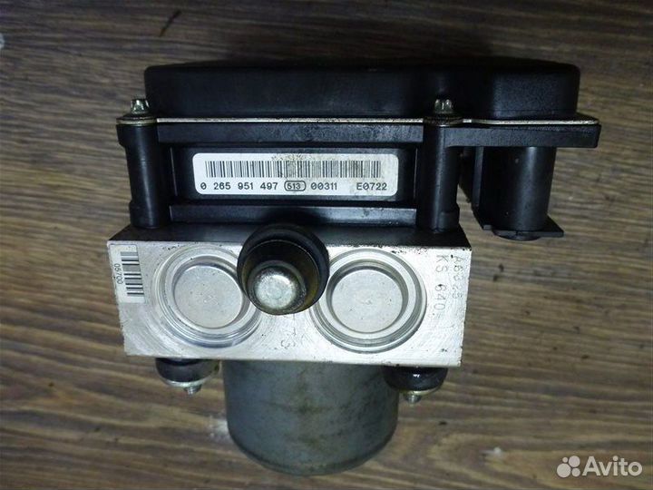 Блок abs Infiniti Fx37 S51 VQ37VHR 2011