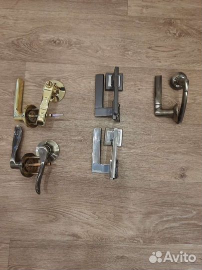 Ручка оконная (фурнитура)