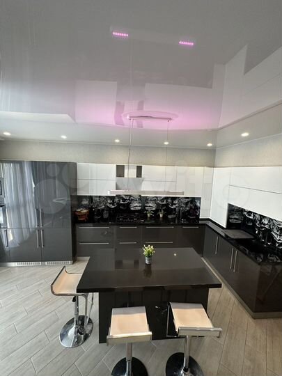 3-к. квартира, 140 м², 4/9 эт.