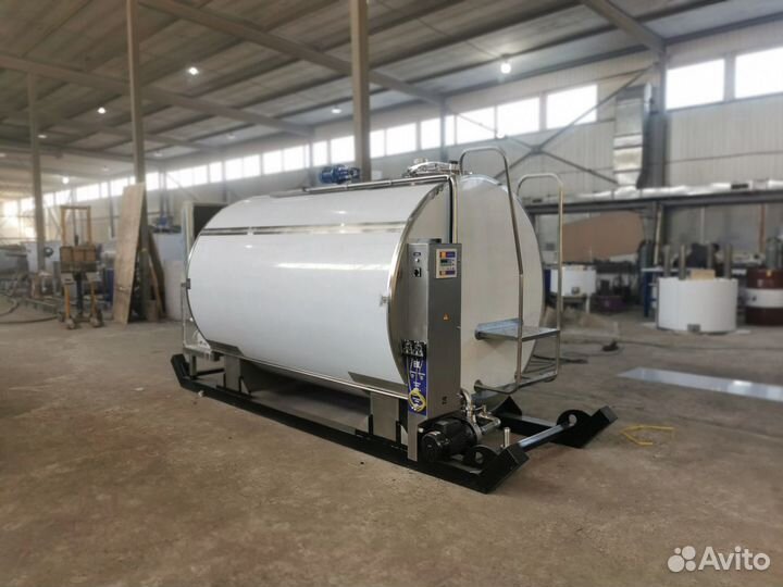 Охладитель молока танк 2000 литров