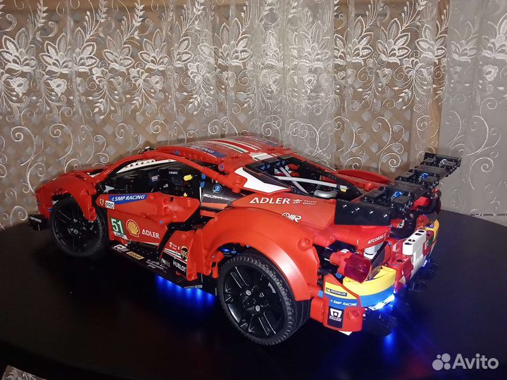 Коллеционная игрушка машина Ferrari 488 GTE