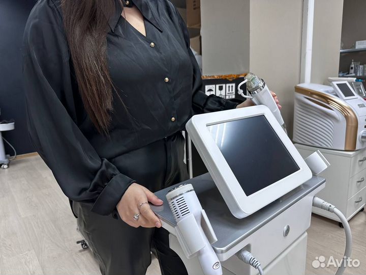 Косметологический аппарат для RF лифтинга