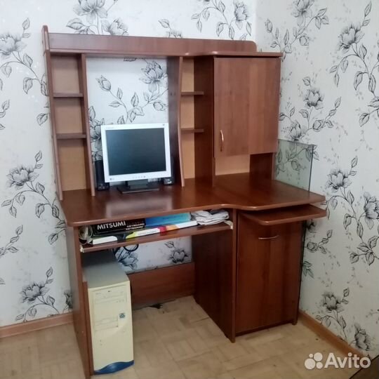 Компьютерный стол