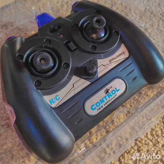 Вертолет на пульте управления