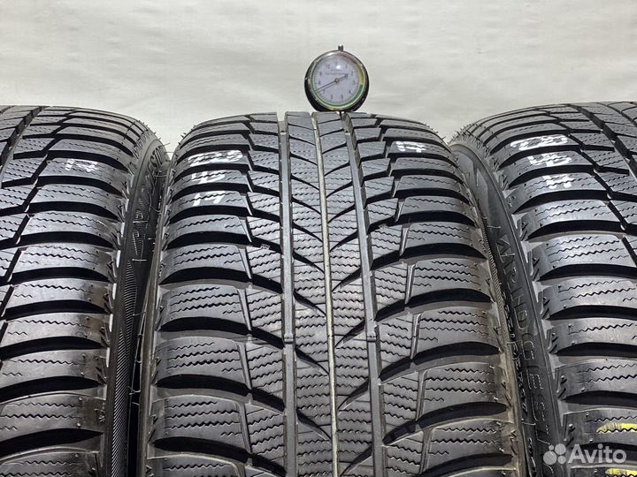 Bridgestone Blizzak LM-001 225/45 R17