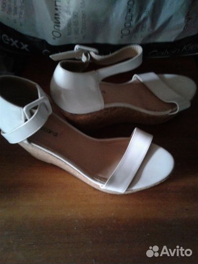 Босоножки женские на платформе 39 размер