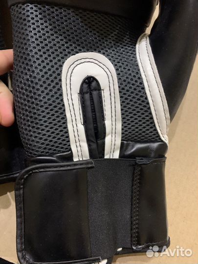 Боксерские перчатки everlast 14oz