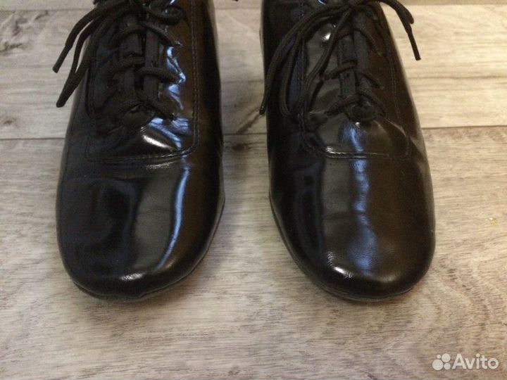 Туфли лаковые для бальных танцев. На доставке