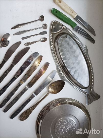 Ложки мельхиор,ножи,поднос