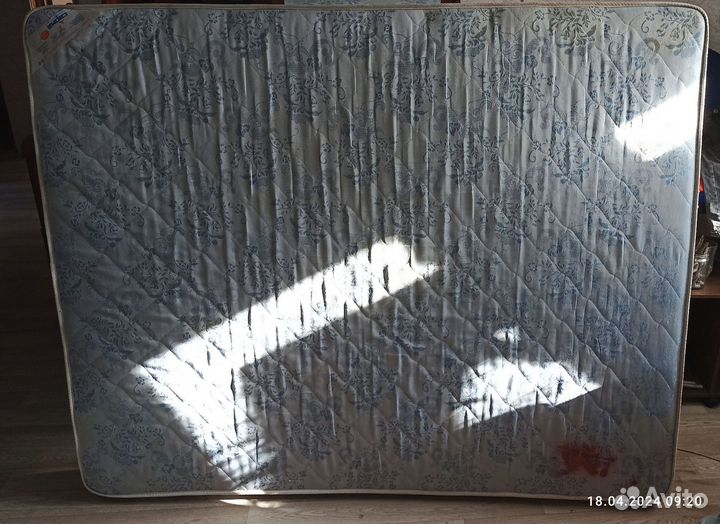 Отдам матрас