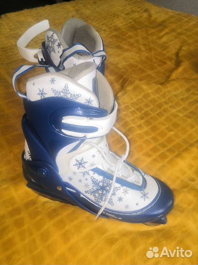 Коньки ледовые