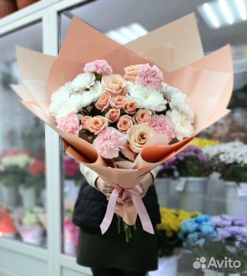 Живые цветы, свежие и красивые букеты