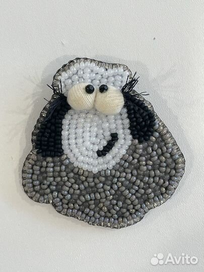 Брошь из бисера ручная работа